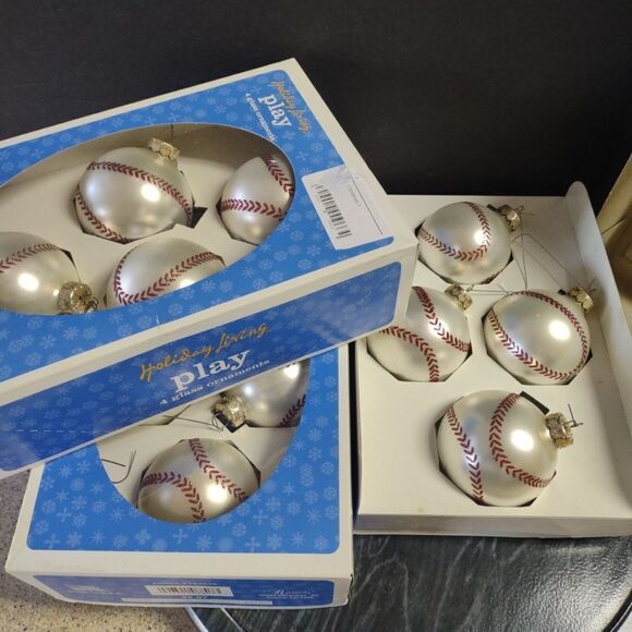 👍 Set of 12 Vintage Glass BASEBALL Ornaments. Ch1 - Picture 3 of 3